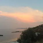 Laura *