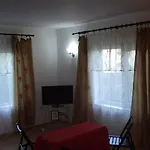 וילה Laura אפורי נורד